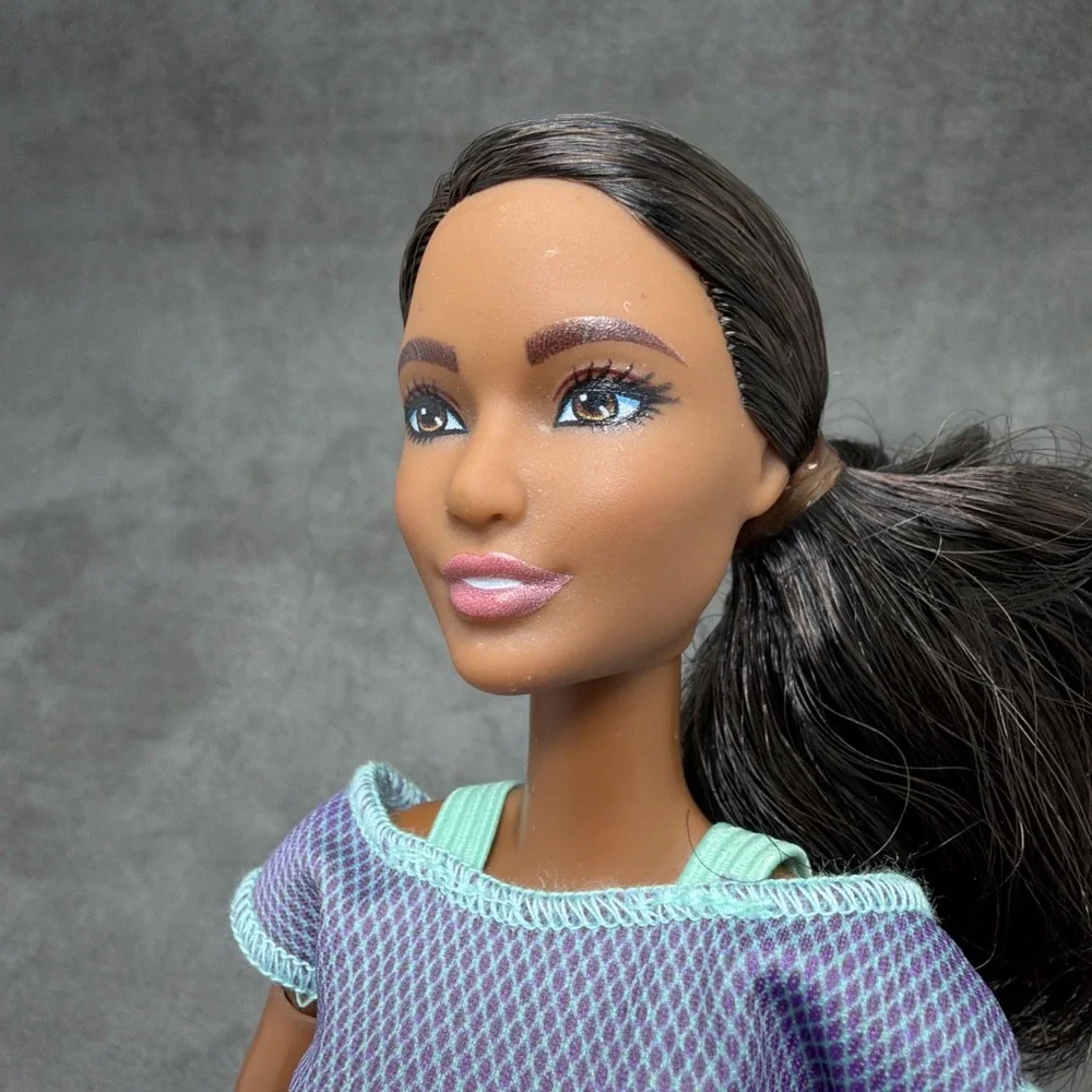 Barbie Made to Move African American Articulated Yoga Doll Blue Outfit GXF06